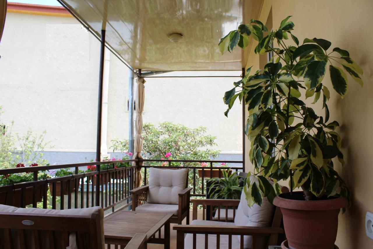 Tinikos Guest House Telavi Exterior foto