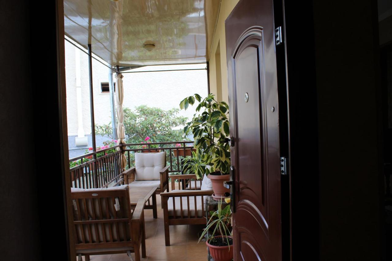 Tinikos Guest House Telavi Exterior foto